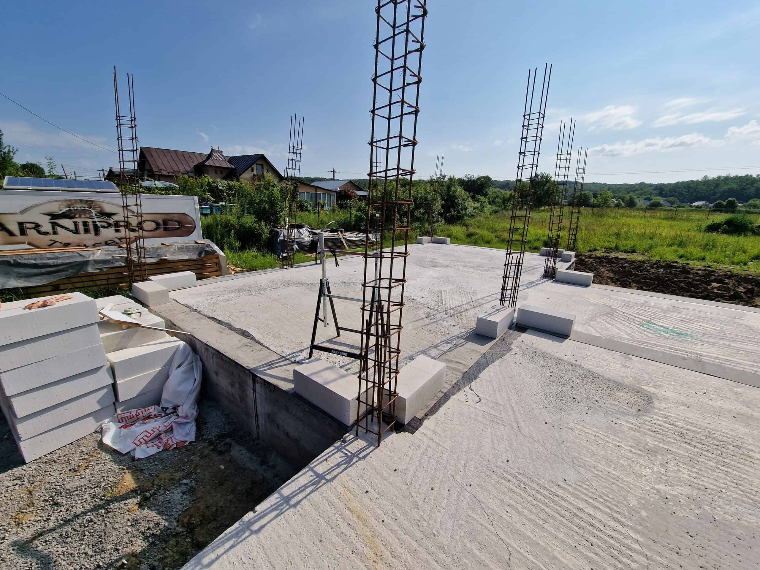 zidarie bca cu stalpi si cofraj pentru centura casei