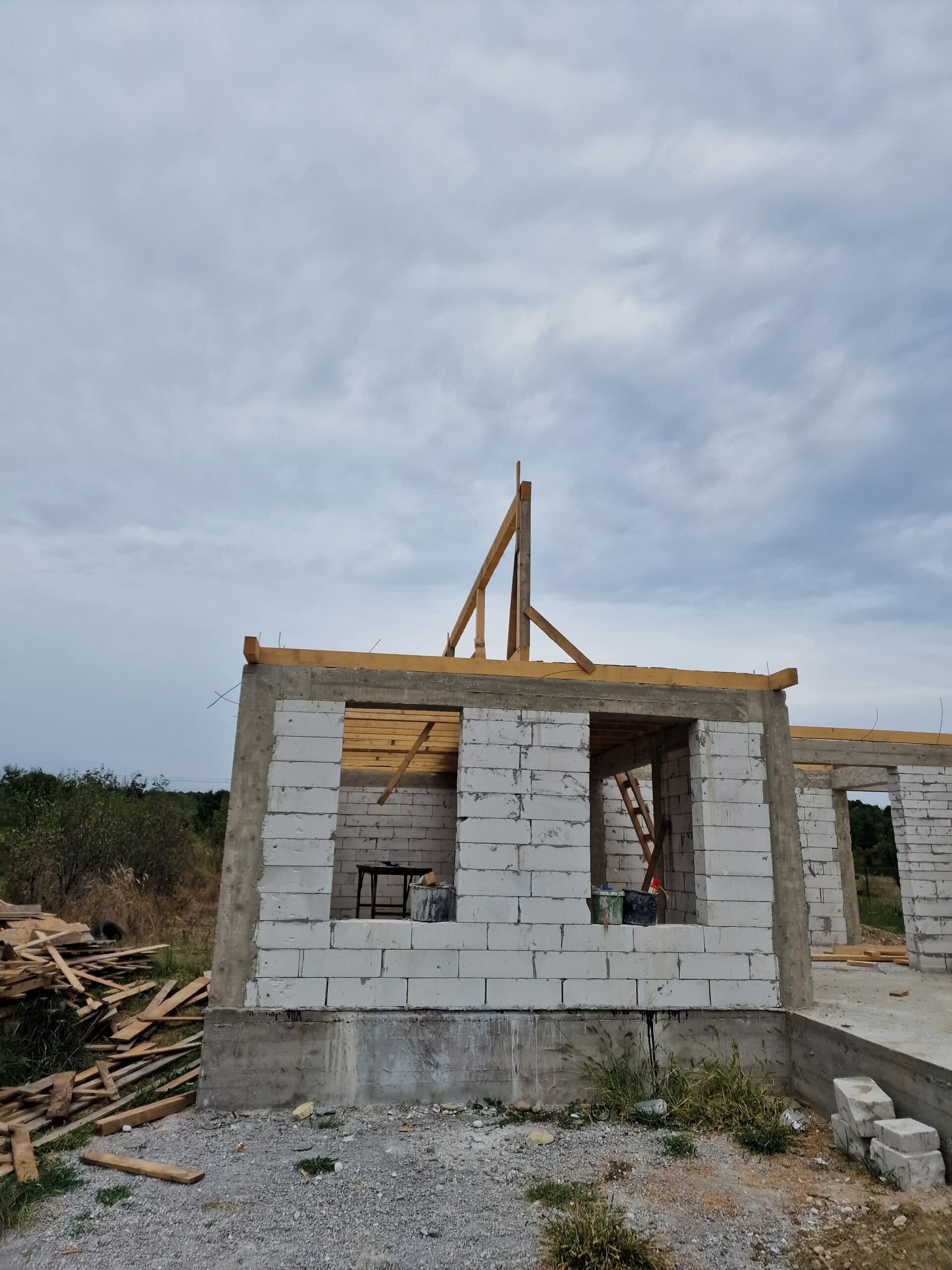 cosoroaba casa la rosu montata pe centura