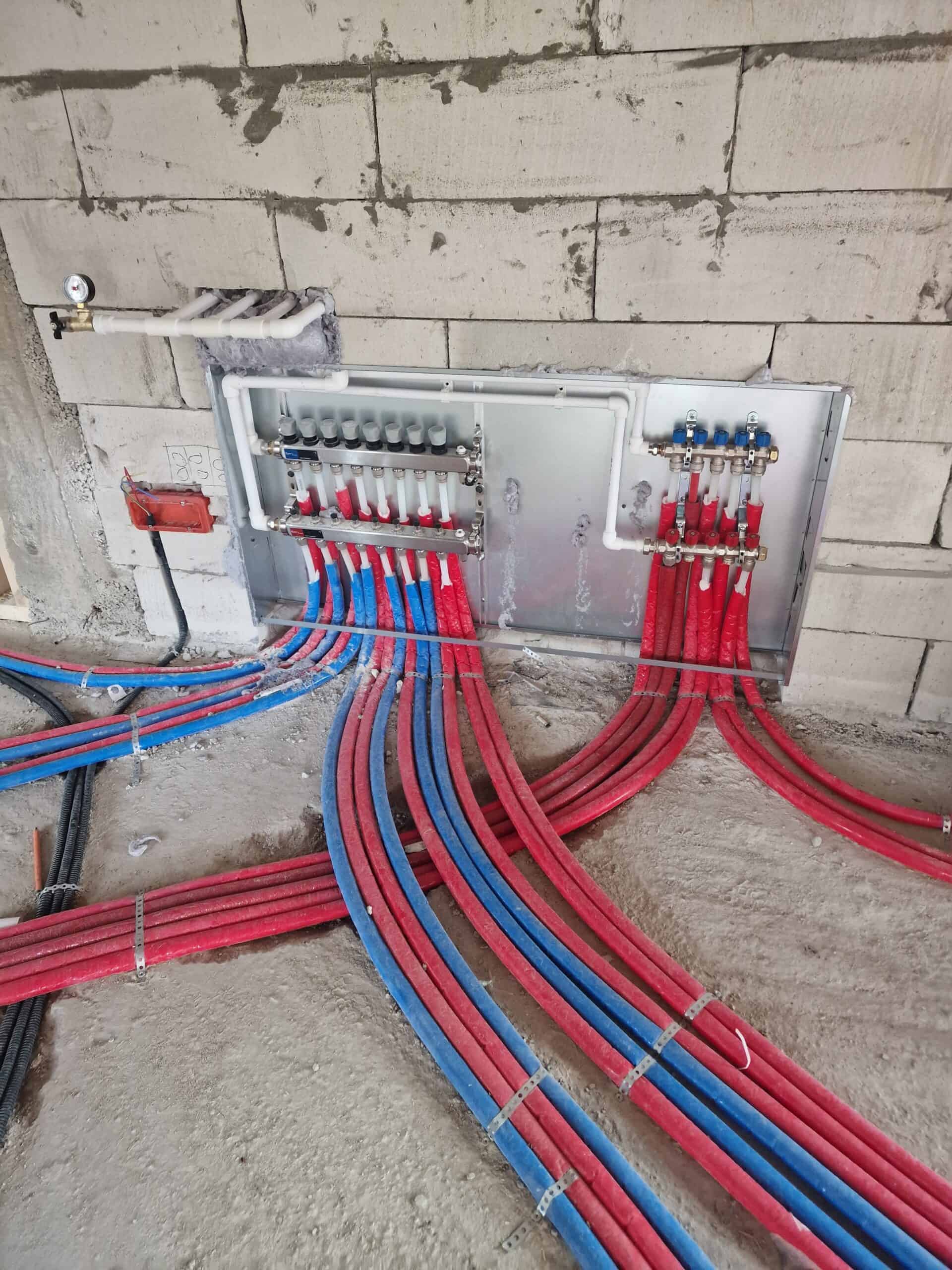 instalatie sanitara in pardoseala casei in constructie