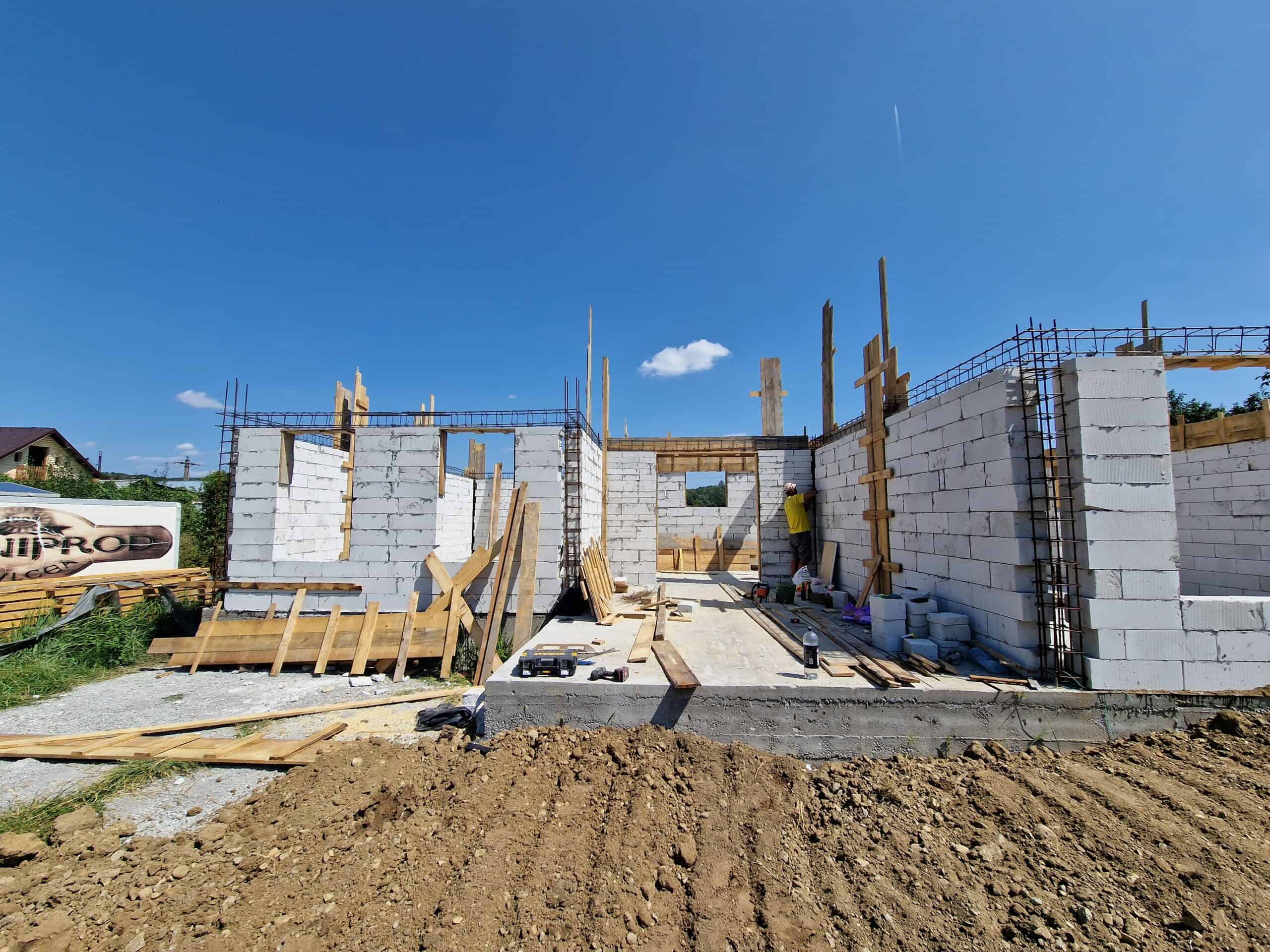 armatura fundatie casa din fier beton pregatita pentru turnare