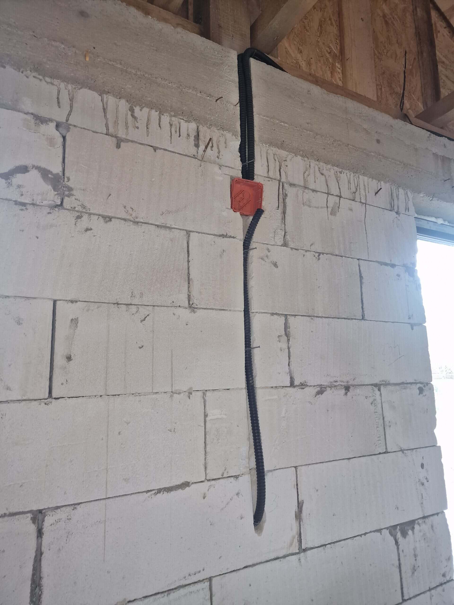 Instalatie electrica iluminat doze de legatura casa