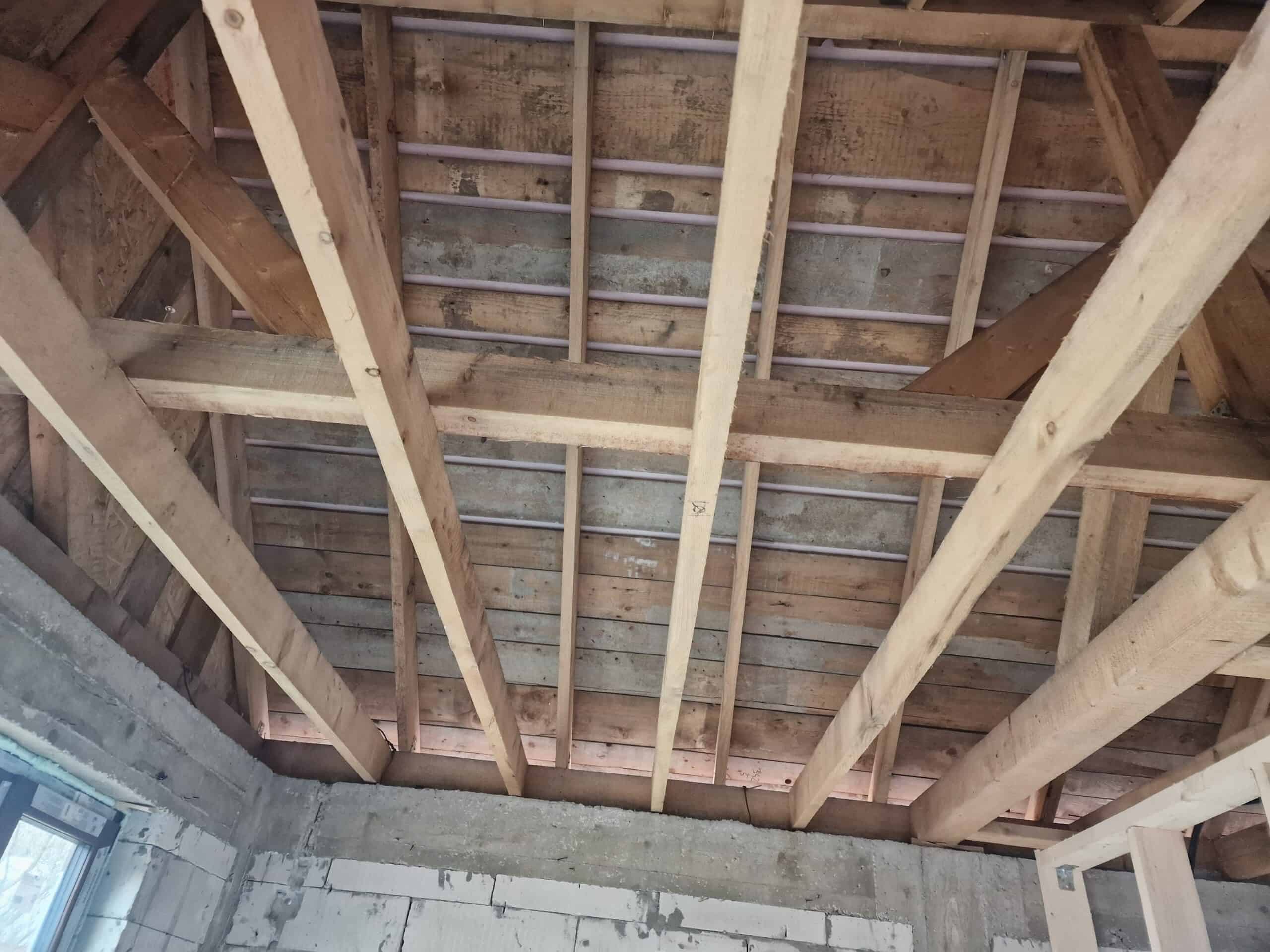 acoperis finalizat la casa parter construita in regie proprie