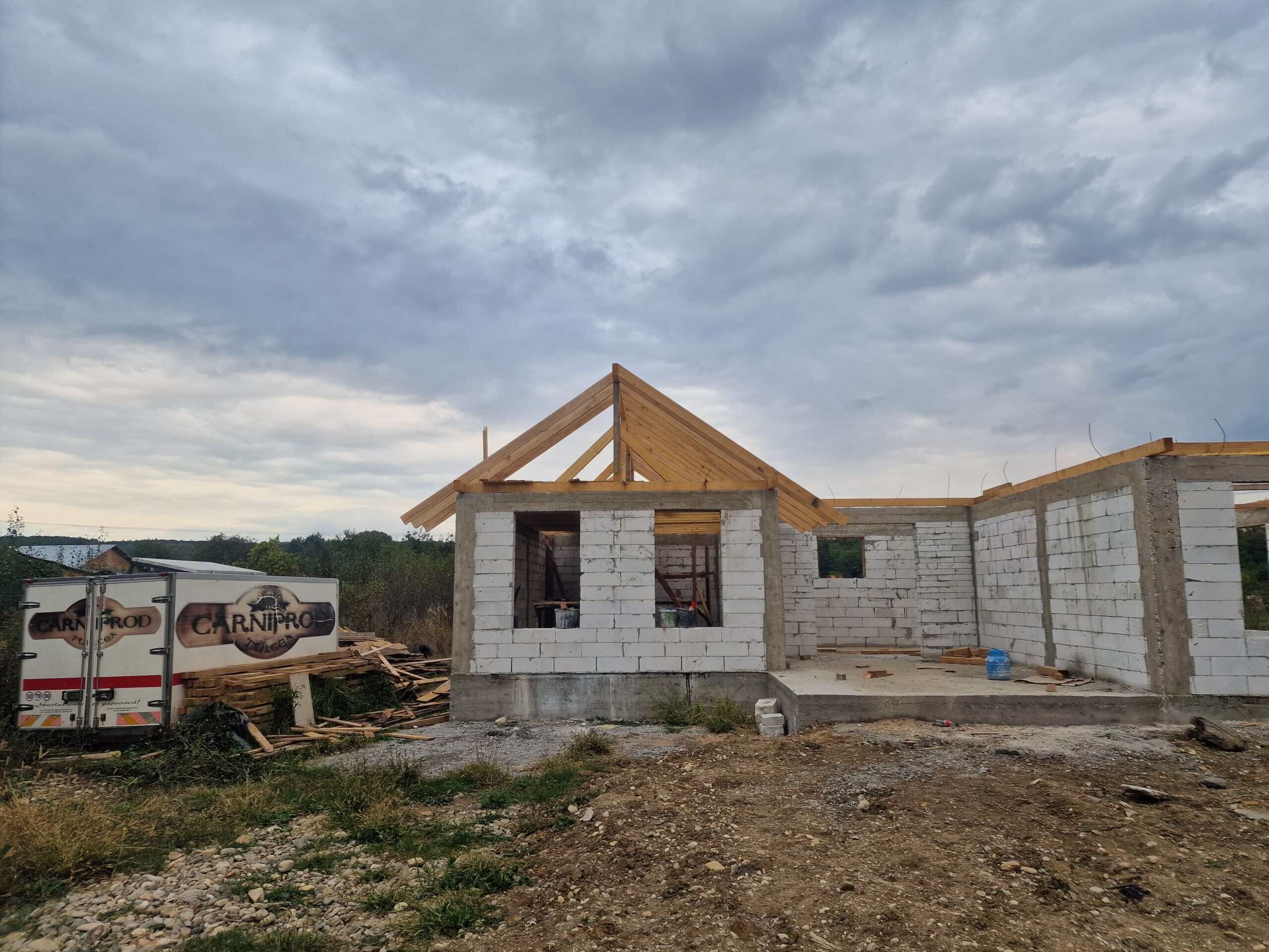 Cost acoperis casa 2026 structura lemn tabla si manopera acoperis in 4 ape