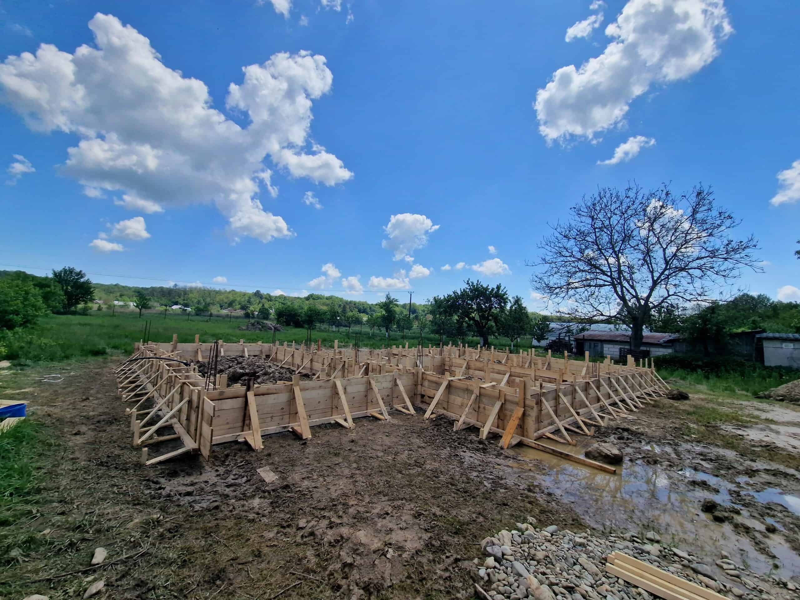cofraj pentru fundatie si elevatie la casa parter