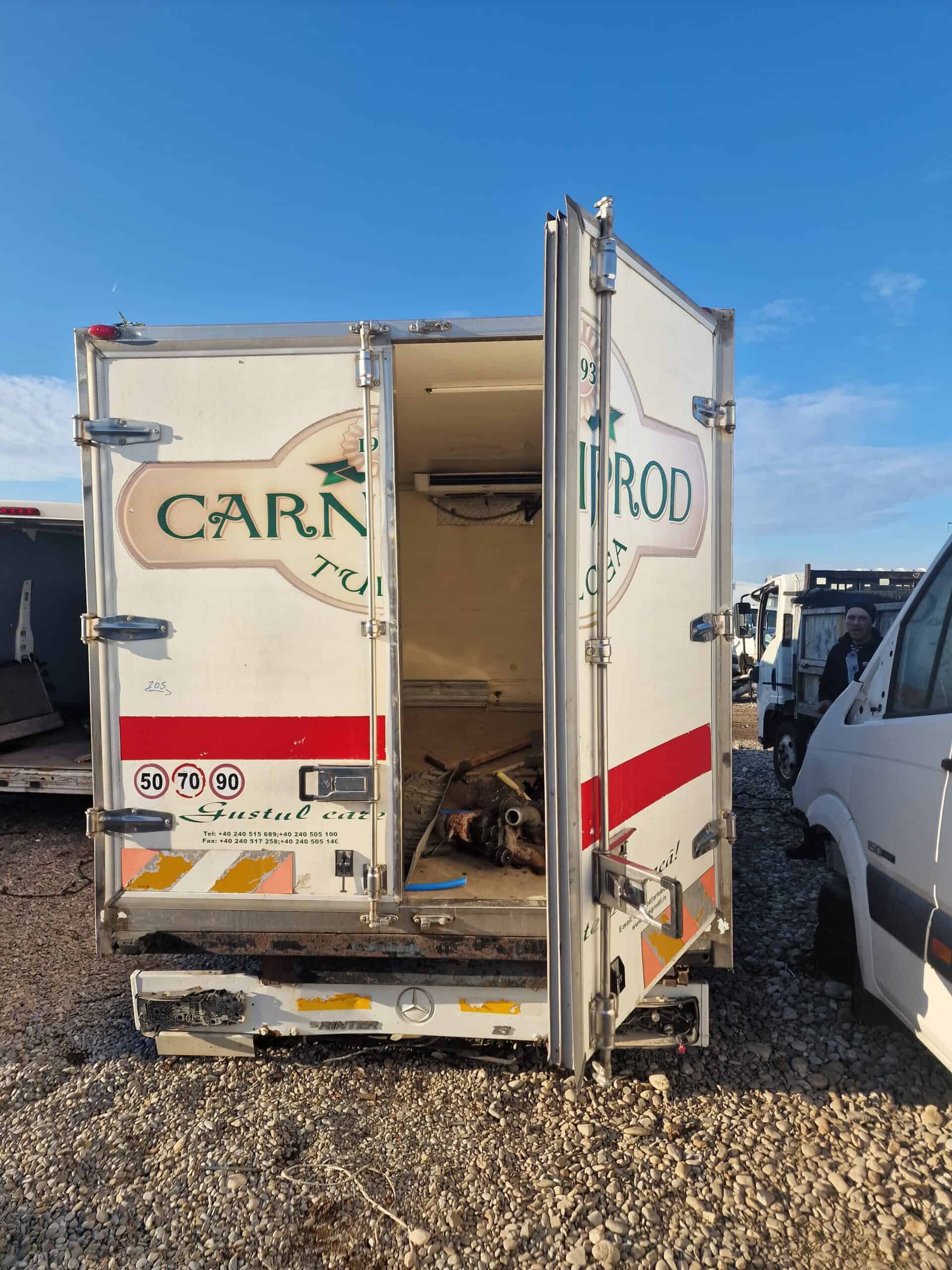 magazie cub provizoriu folosita pentru organizare de santier